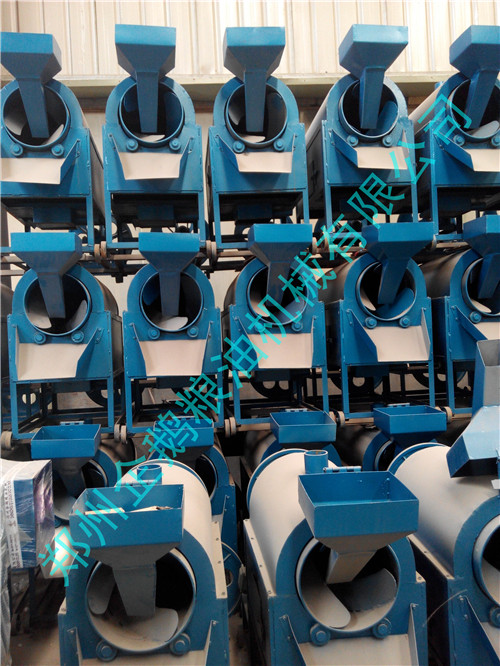 企鵝榨油機廠家新的一批炒籽鍋新鮮出爐(圖1) 企鵝榨油機廠家新的一批炒籽鍋新鮮出爐(圖1)