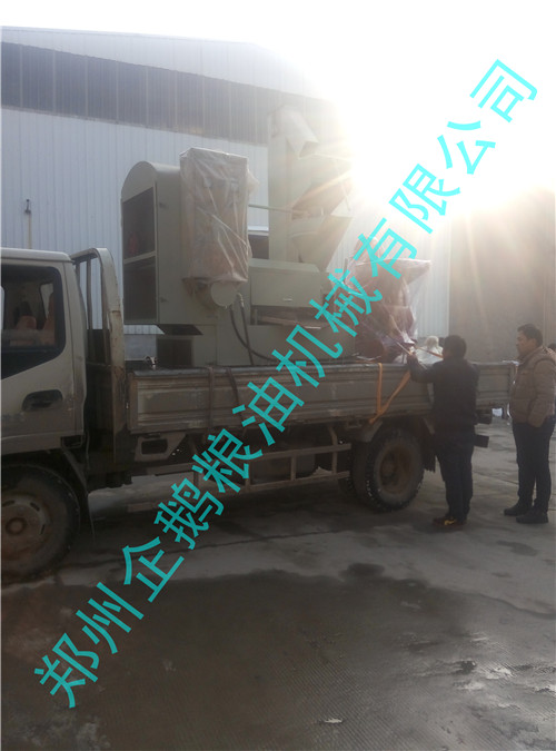 平頂山客戶130型螺旋榨油機設備今發(fā)貨(圖2)