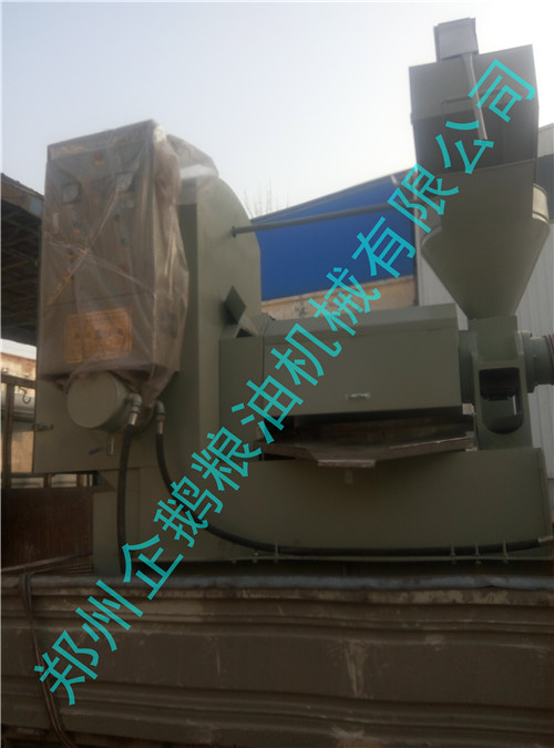 平頂山客戶130型螺旋榨油機設備今發(fā)貨(圖3)