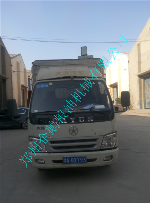 安徽蒙城客戶預定的100型螺旋榨油機設備今天發貨(圖1) 安徽蒙城客戶預定的100型螺旋榨油機設備今天發貨(圖1)