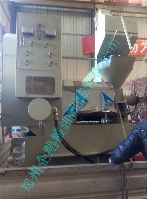 開封客戶預定的100型螺旋榨油機設備今發貨(圖2) 開封客戶預定的100型螺旋榨油機設備今發貨(圖2)