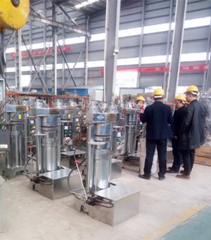 花生榨油機新機使用注意事項(圖1) 花生榨油機新機使用注意事項(圖1)